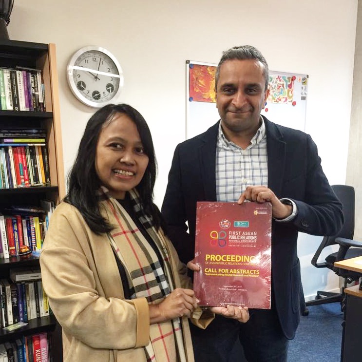 Mrs. Yuliana with Mr. R. Rawal, the Dean of Faculty of Management & Organisation, The Hague University