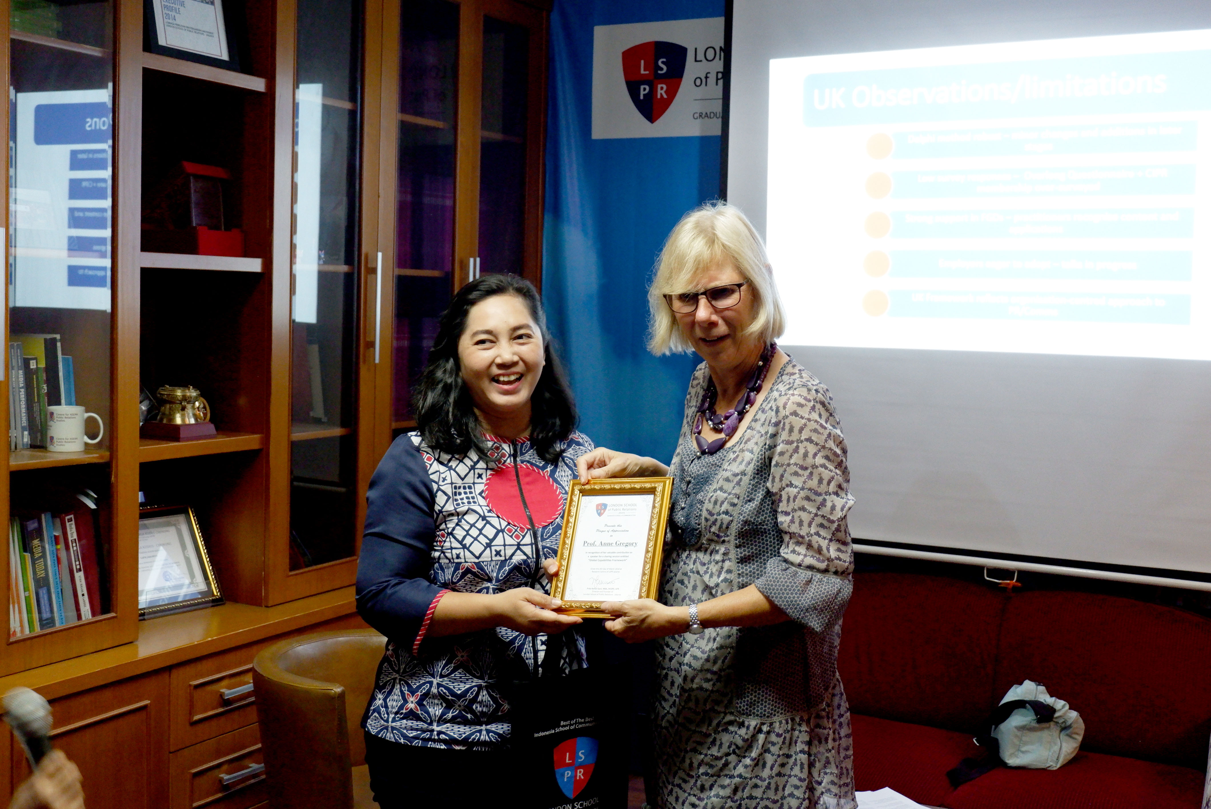 Mrs. Yolanda Stellarosa Gave a Plaque of Appreciation to Prof. Anne Gregory